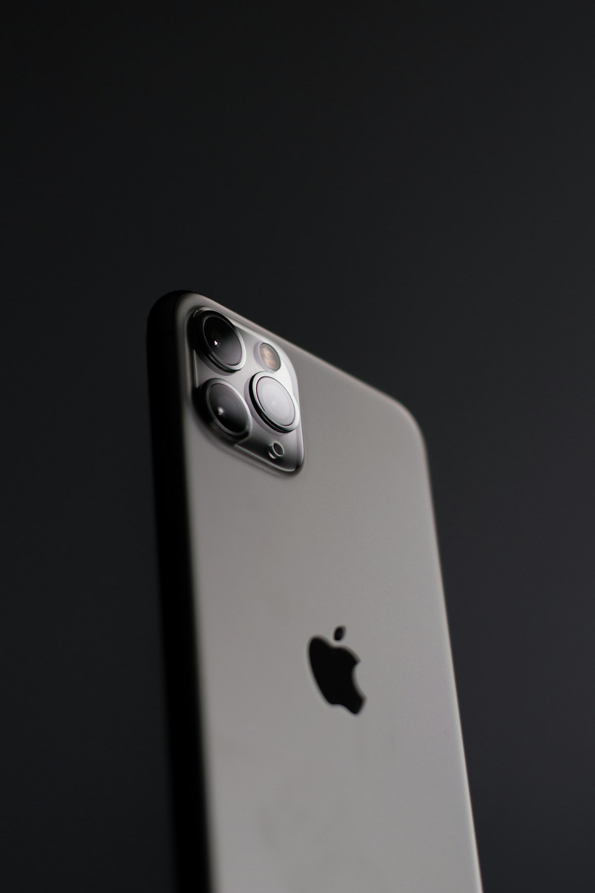 Apple Service vs. PhoneSpot — Hvad er forskellen?
