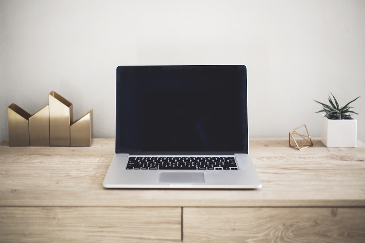 Hvad koster MacBook reparation? Komplet prisoversigt 2026